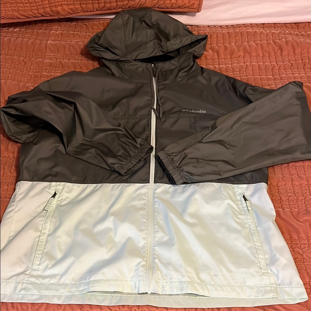 Columbia green Hooded Jacket wind breaker